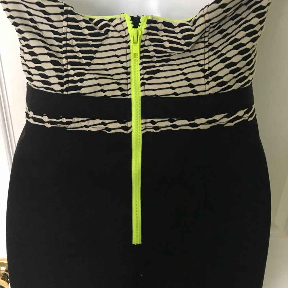 UO Pattern Bodycon Dress - Picture 3 of 3